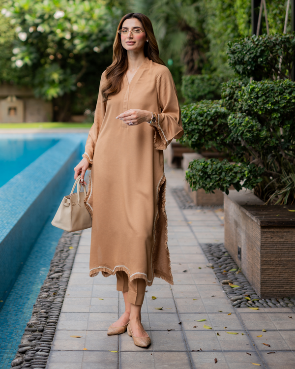 Camel Embroided Thread Set